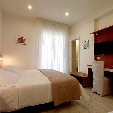 Hotel Brotas ريميني المظهر الخارجي الصورة