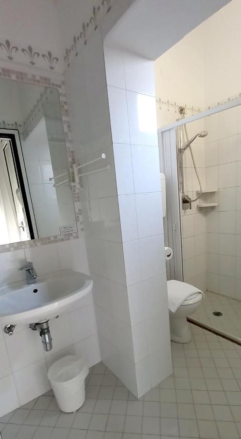 Hotel Brotas ريميني المظهر الخارجي الصورة