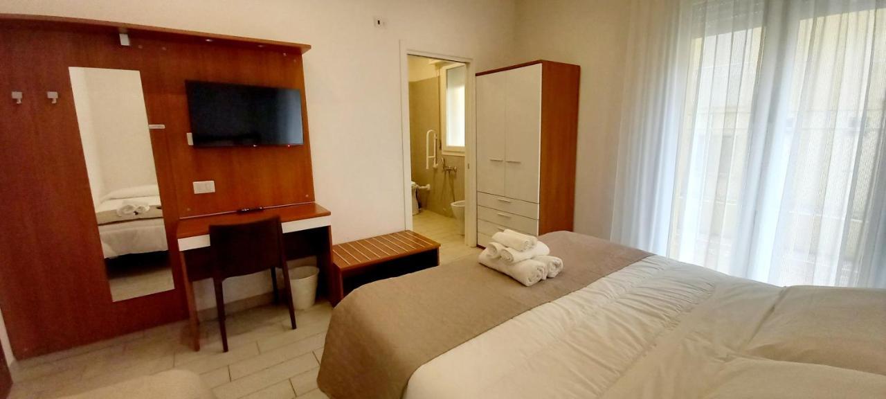 Hotel Brotas ريميني المظهر الخارجي الصورة