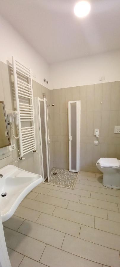 Hotel Brotas ريميني المظهر الخارجي الصورة