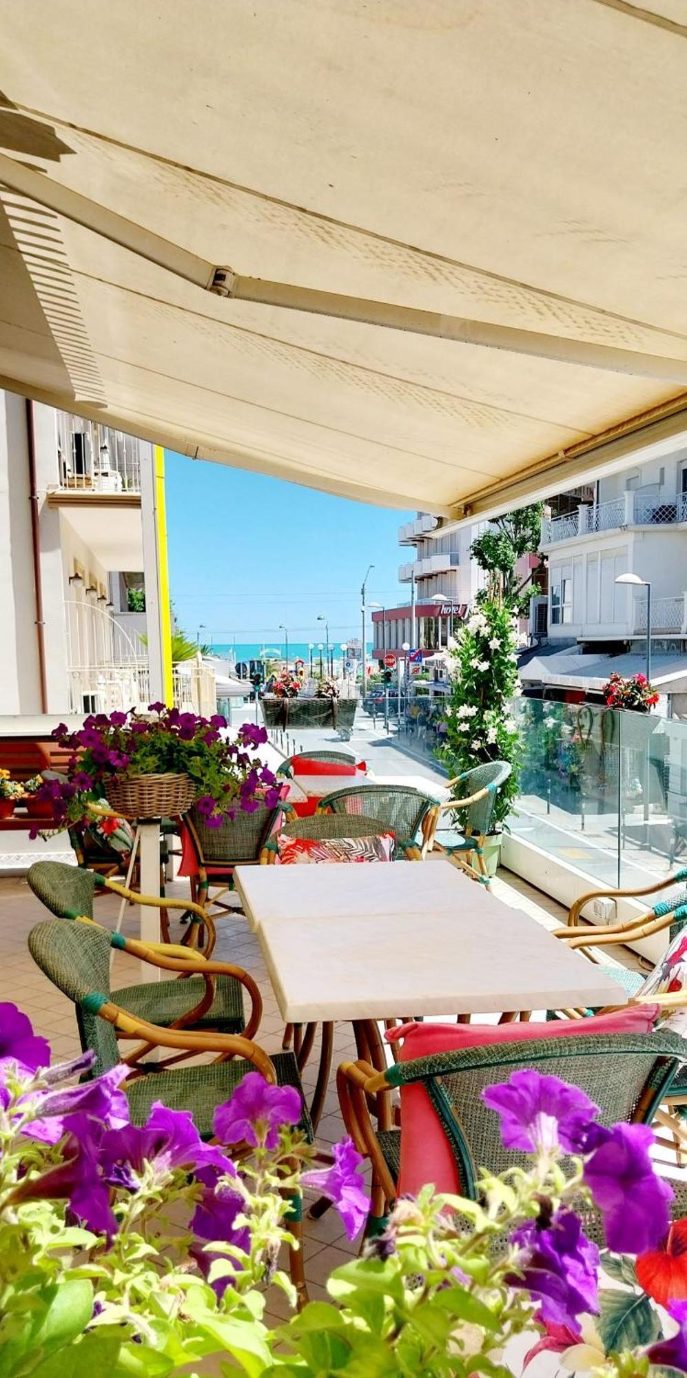 Hotel Brotas ريميني المظهر الخارجي الصورة