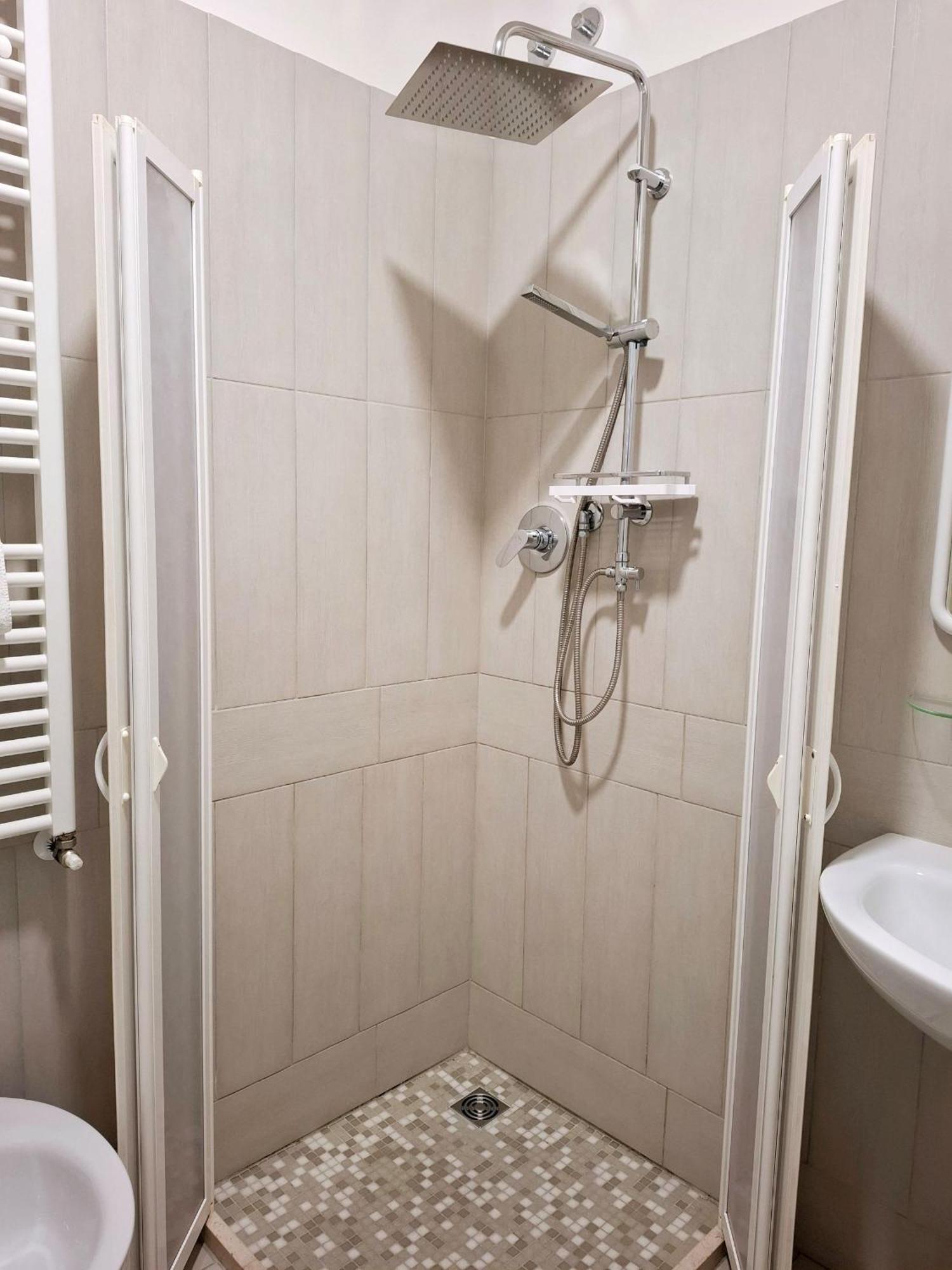 Hotel Brotas ريميني المظهر الخارجي الصورة