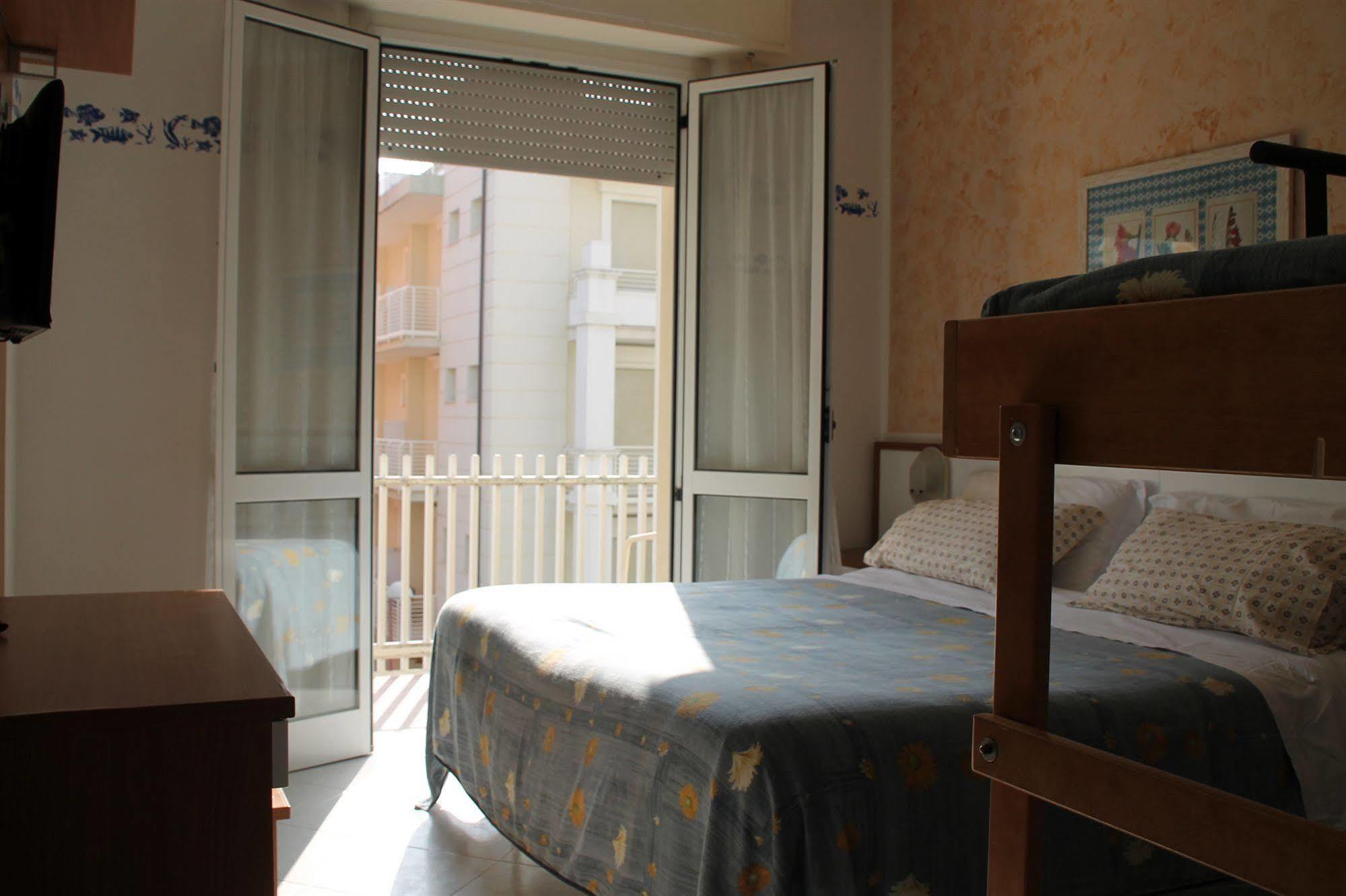 Hotel Brotas ريميني المظهر الخارجي الصورة