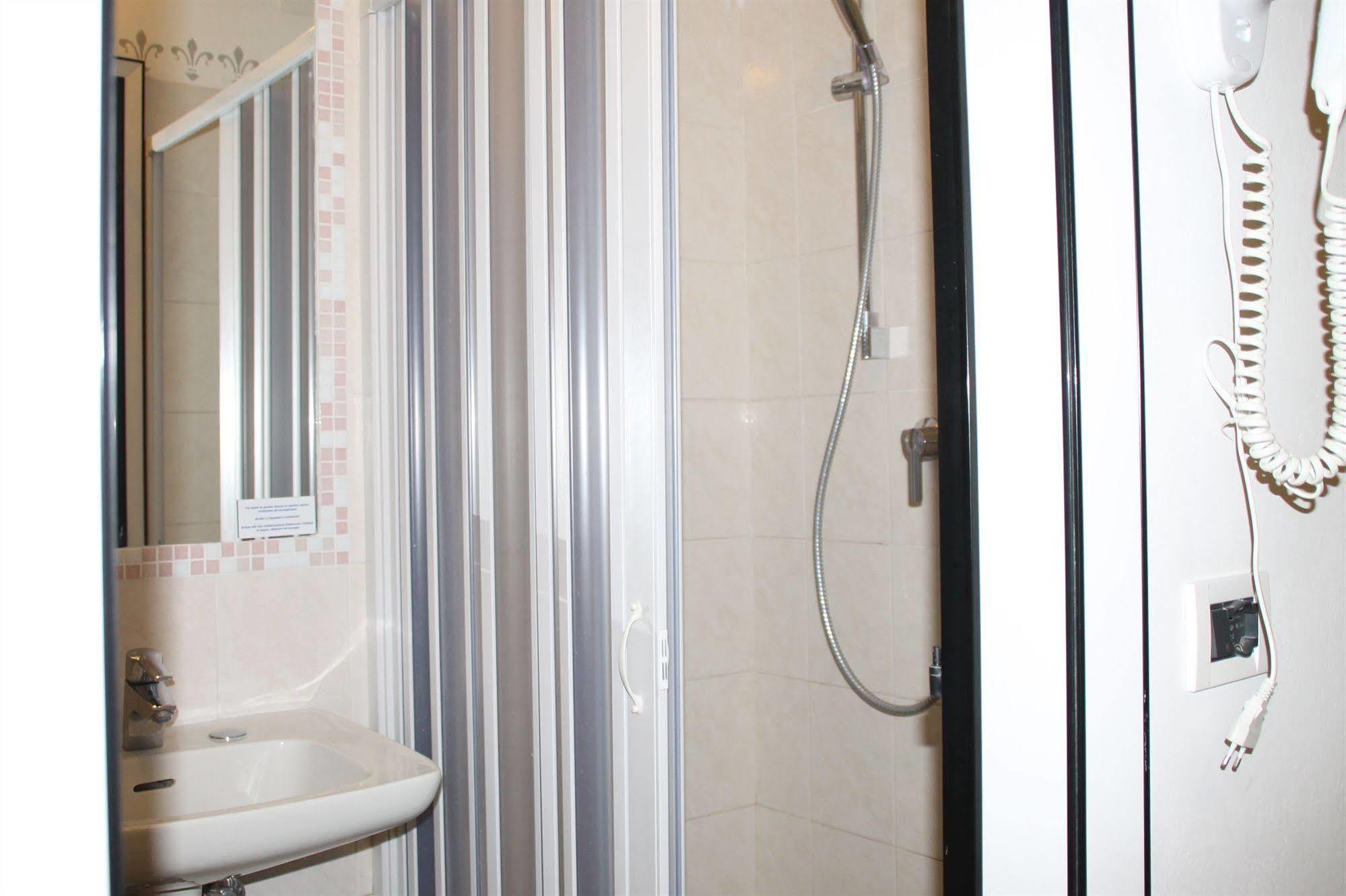 Hotel Brotas ريميني المظهر الخارجي الصورة