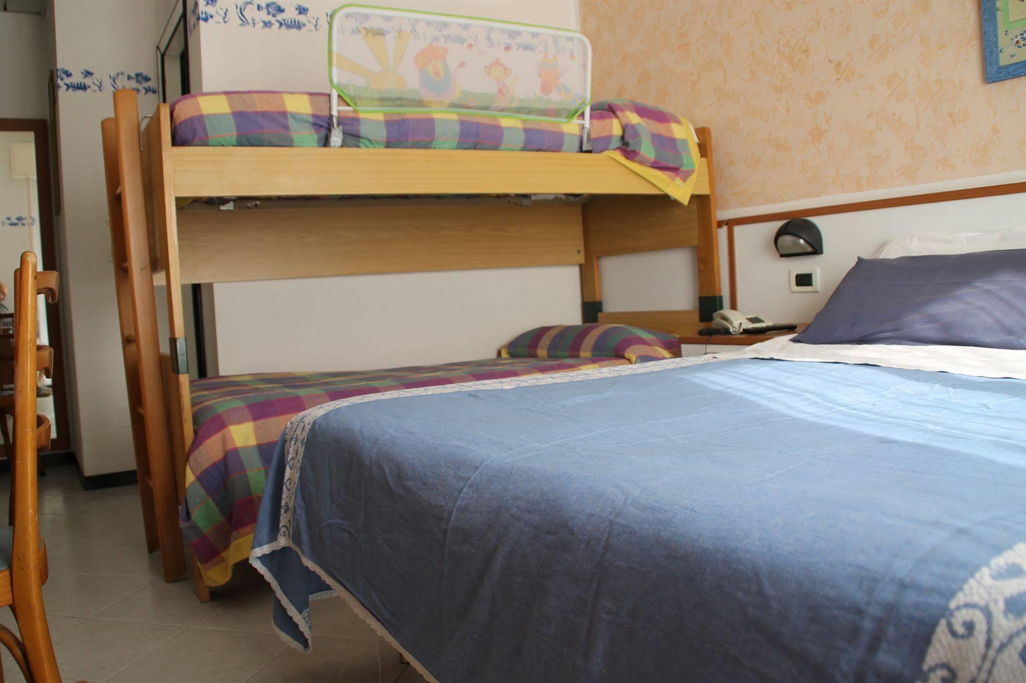 Hotel Brotas ريميني المظهر الخارجي الصورة